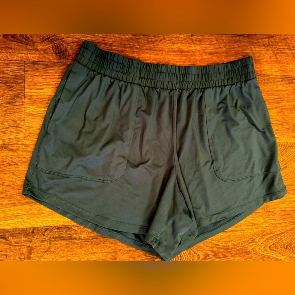 All in motion women’s shorts